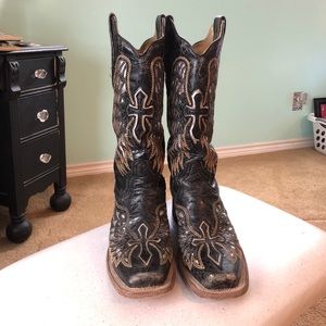 Rustic Corral Cowboy Boots